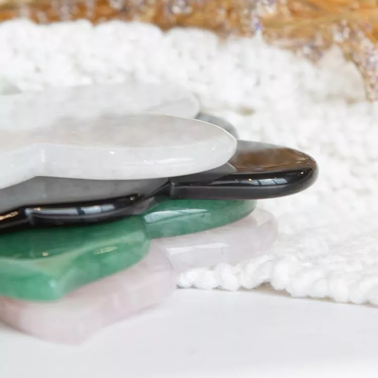 Mengapa Set Jade Roller Gua Sha Menjadi Penjagaan Kulit Penting untuk Semua Orang